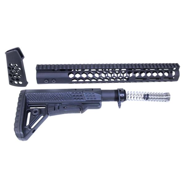 an ar - 15 rifle with a handguard attached to it